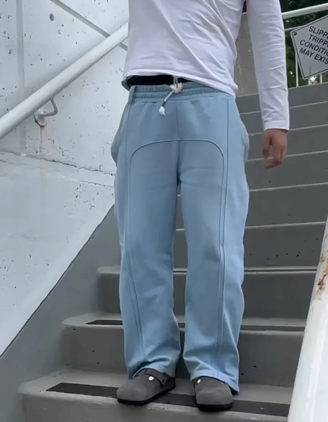 SWEATPANTS